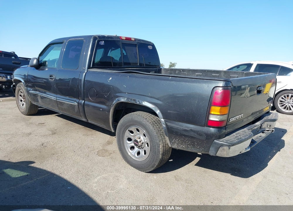 2005 GMC SIERRA 1500 SLE VIN: 2GTEC19V451111583