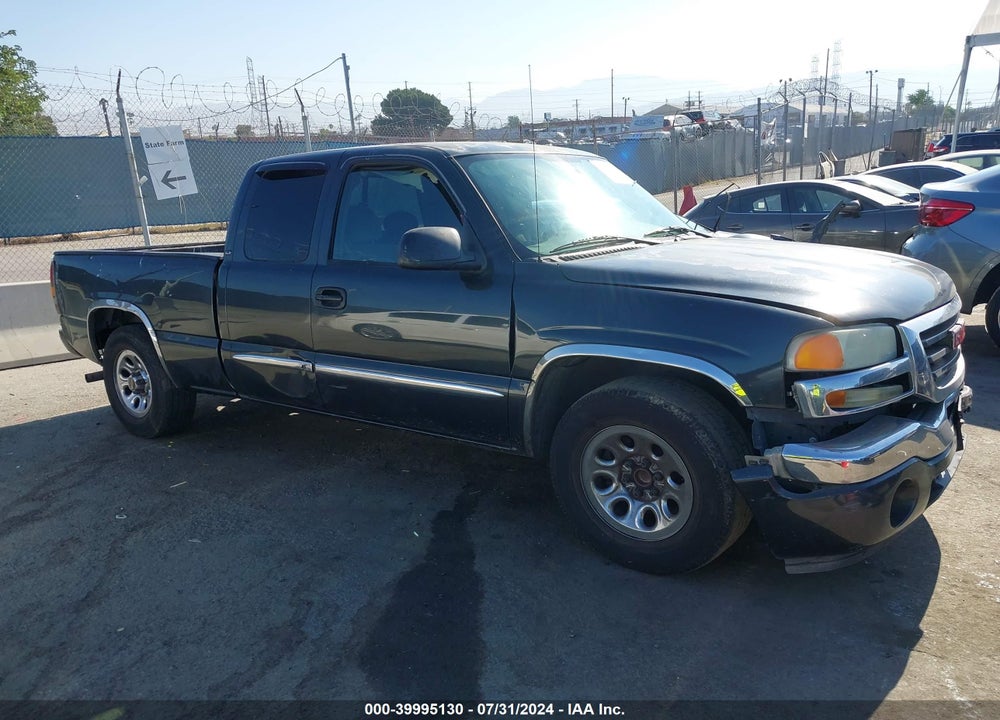 2005 GMC SIERRA 1500 SLE VIN: 2GTEC19V451111583