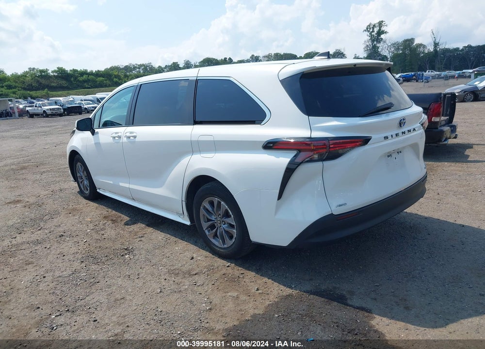 2022 TOYOTA SIENNA LE VIN: 5TDKSKFC9NS070102
