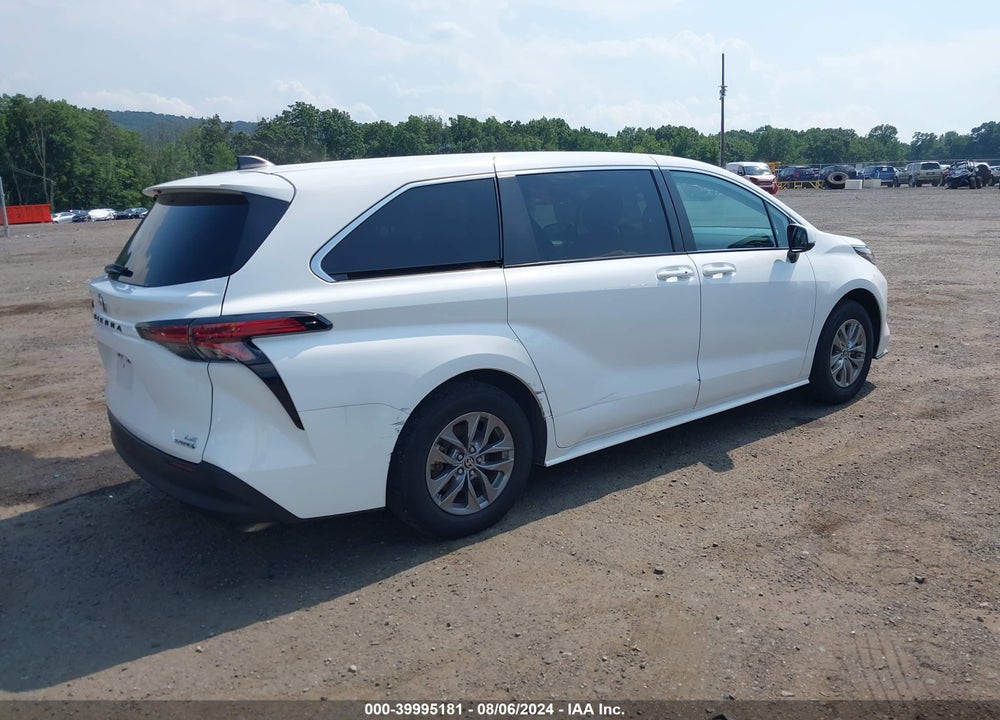 2022 TOYOTA SIENNA LE VIN: 5TDKSKFC9NS070102
