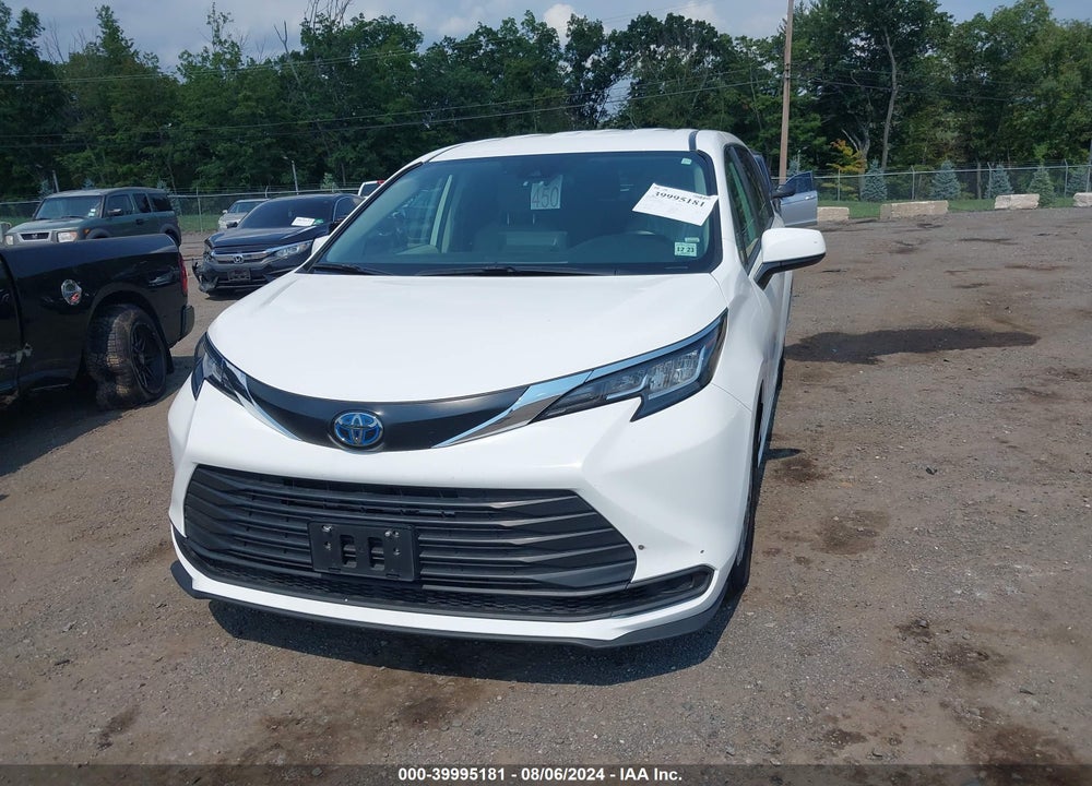 2022 TOYOTA SIENNA LE VIN: 5TDKSKFC9NS070102