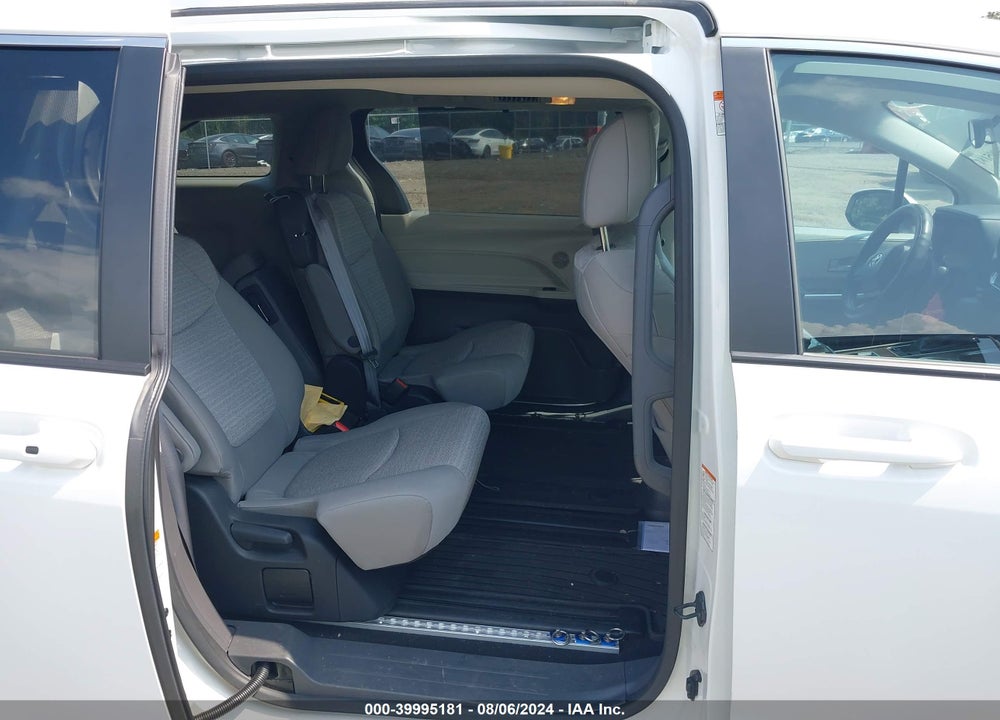 2022 TOYOTA SIENNA LE VIN: 5TDKSKFC9NS070102