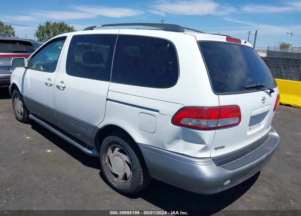 2002 TOYOTA SIENNA XLE VIN: 4T3ZF13C42U481855