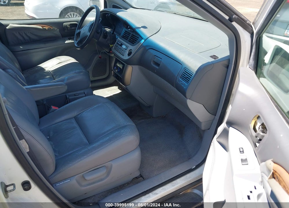 2002 TOYOTA SIENNA XLE VIN: 4T3ZF13C42U481855