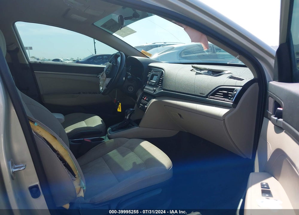 2017 HYUNDAI ELANTRA SE VIN: 5NPD74LFXHH065604