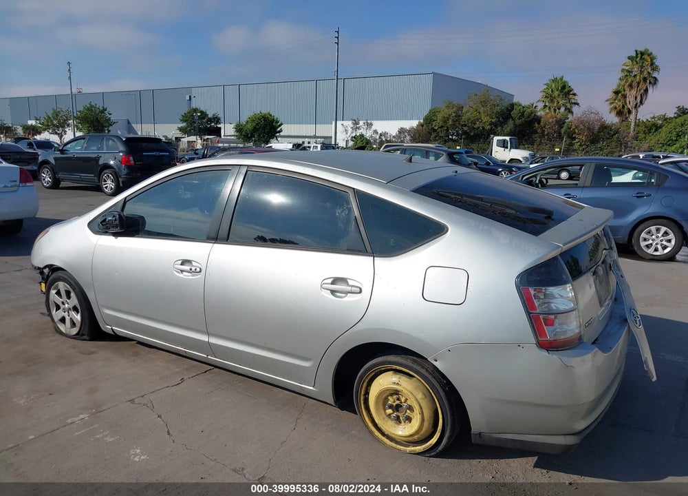 2005 TOYOTA PRIUS VIN: JTDKB20U050127372