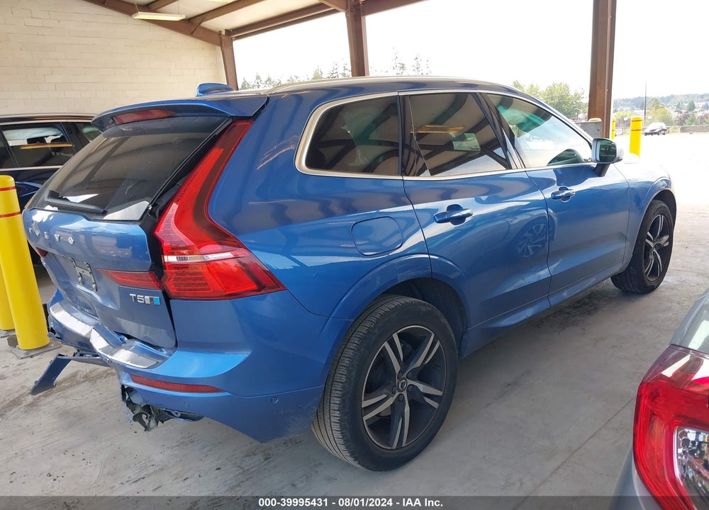 2018 VOLVO XC60 T5 R-DESIGN VIN: LYV102RM6JB096369
