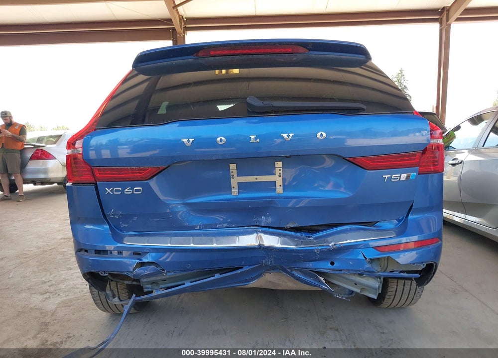 2018 VOLVO XC60 T5 R-DESIGN VIN: LYV102RM6JB096369