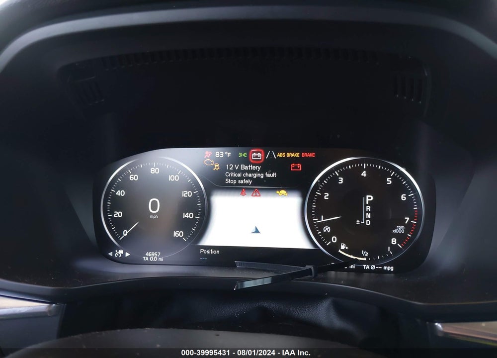 2018 VOLVO XC60 T5 R-DESIGN VIN: LYV102RM6JB096369