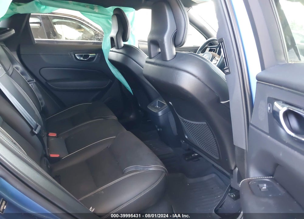 2018 VOLVO XC60 T5 R-DESIGN VIN: LYV102RM6JB096369