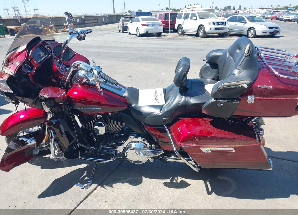 2015 HARLEY-DAVIDSON FLTRUSE CVO ROAD GLIDE VIN: 1HD1TAN30FB959320