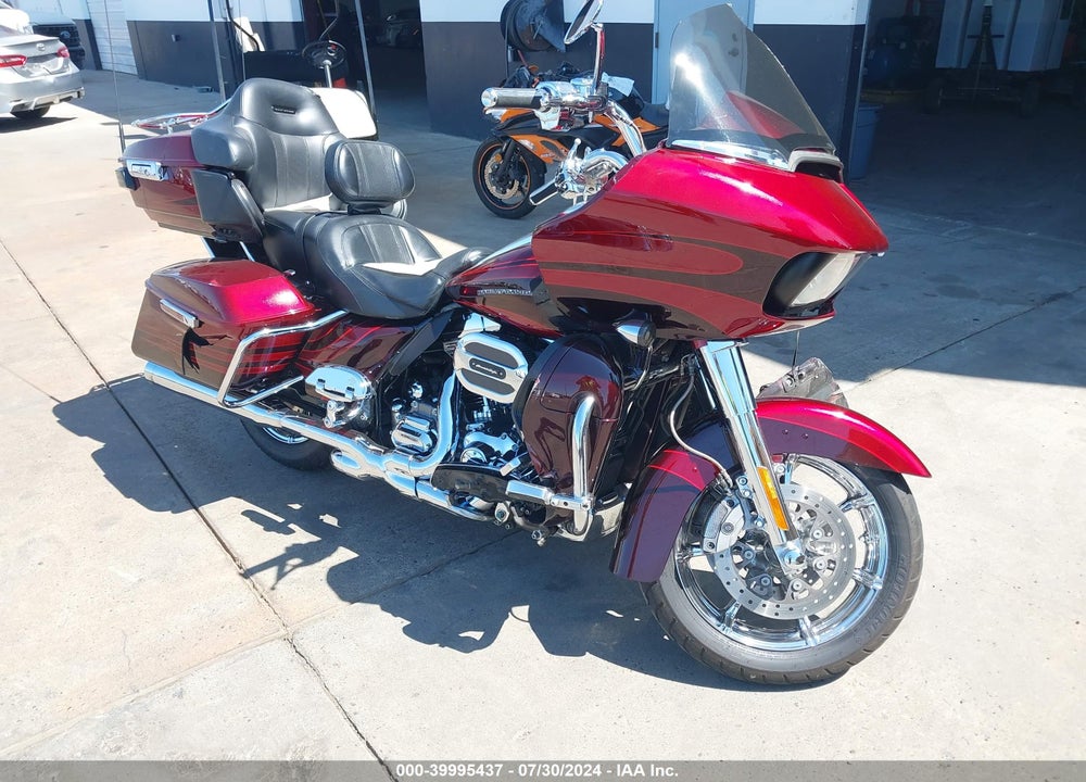 2015 HARLEY-DAVIDSON FLTRUSE CVO ROAD GLIDE VIN: 1HD1TAN30FB959320