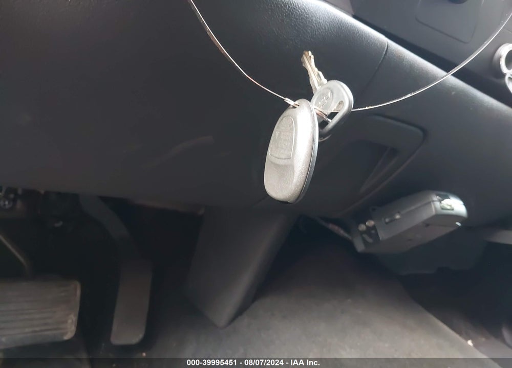 2011 CHEVROLET SILVERADO 1500 LT VIN: 1GCPKSE3XBF141729