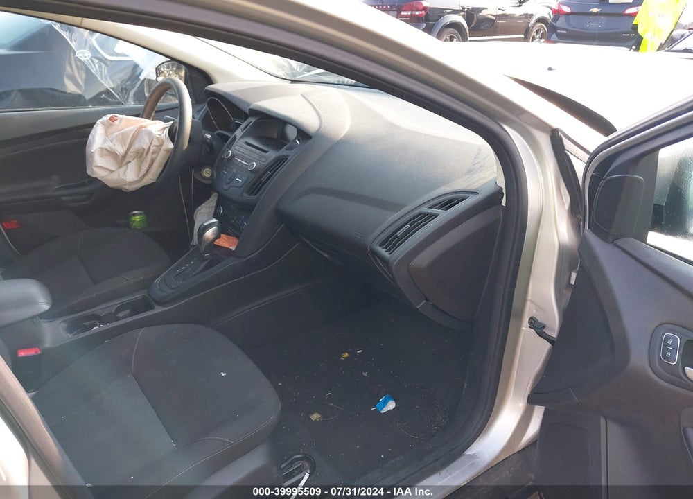 2016 FORD FOCUS SE VIN: 1FADP3K2XGL281395