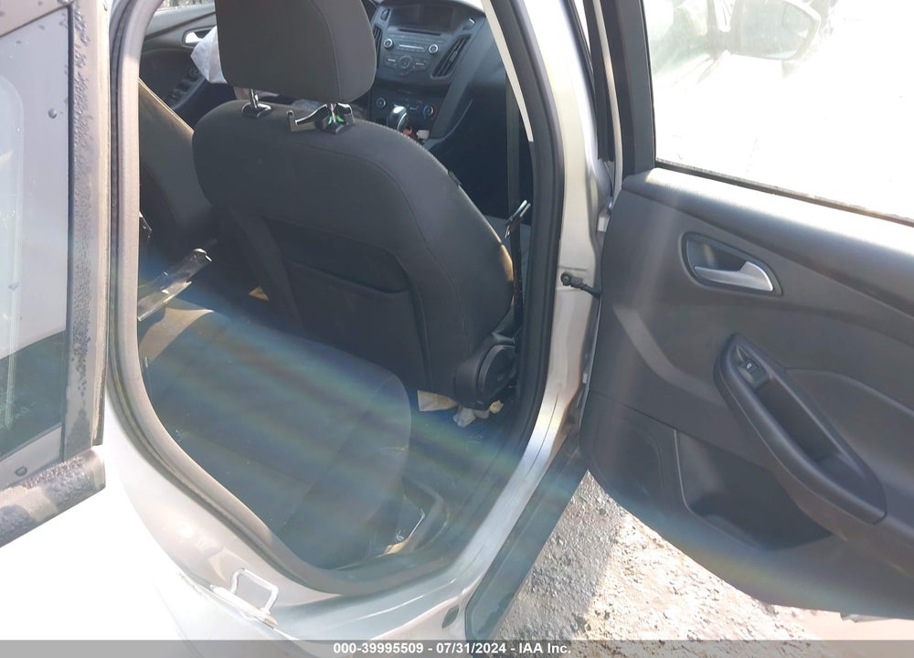 2016 FORD FOCUS SE VIN: 1FADP3K2XGL281395