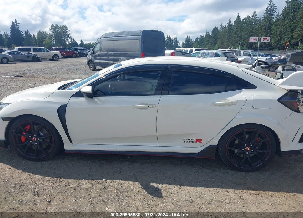 2018 HONDA CIVIC TYPE-R TOURING VIN: SHHFK8G77JU202325