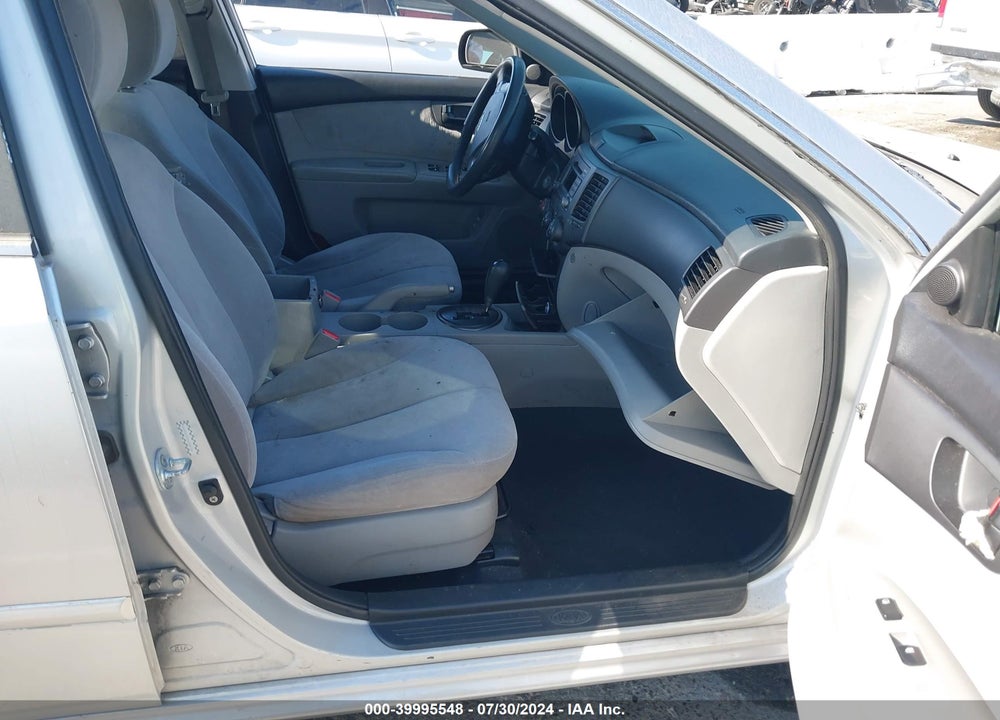 2009 KIA OPTIMA LX VIN: KNAGE228395320148
