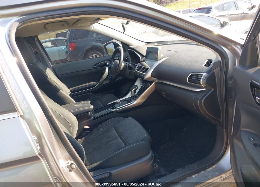 2018 MITSUBISHI ECLIPSE CROSS SE VIN: JA4AT5AA9JZ048278