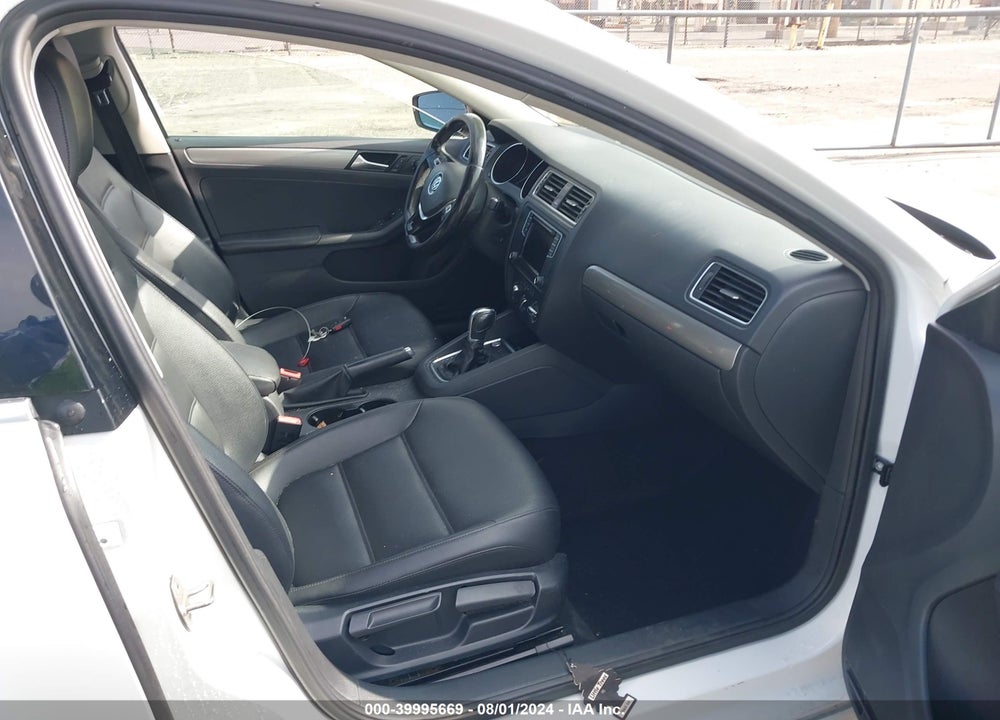 2017 VOLKSWAGEN JETTA 1.4T SE VIN: 3VWDB7AJXHM235202
