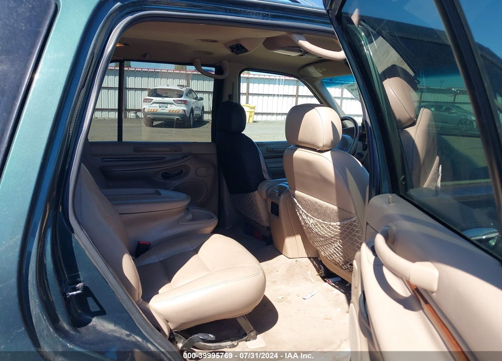 1999 LINCOLN NAVIGATOR VIN: 5LMPU28A1XLJ37560