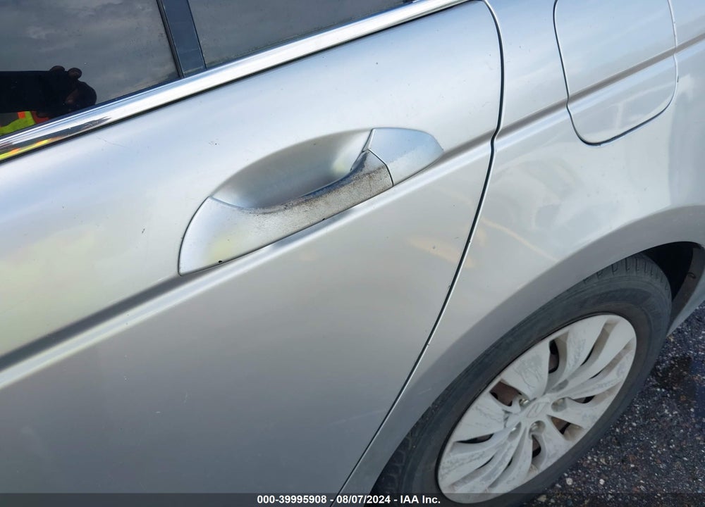 2009 HONDA ACCORD 2.4 LX VIN: JHMCP26339C015043