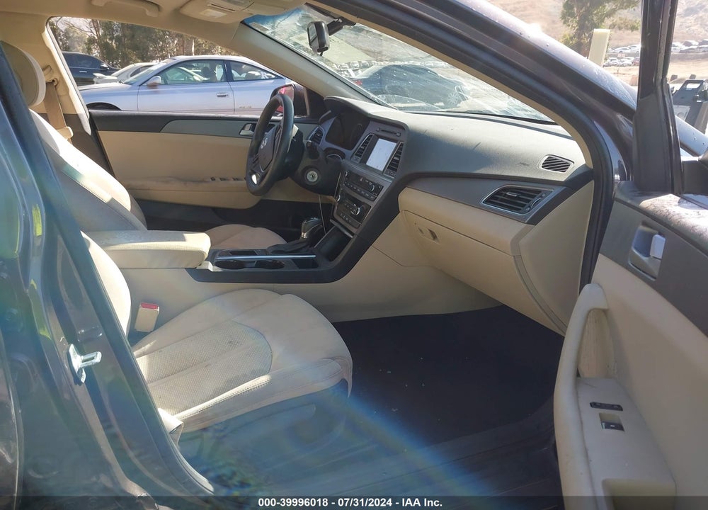 2016 HYUNDAI SONATA SE VIN: 5NPE24AF7GH386102