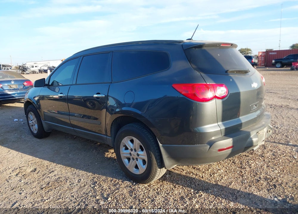 2011 CHEVROLET TRAVERSE LS VIN: 1GNKRFED1BJ296308