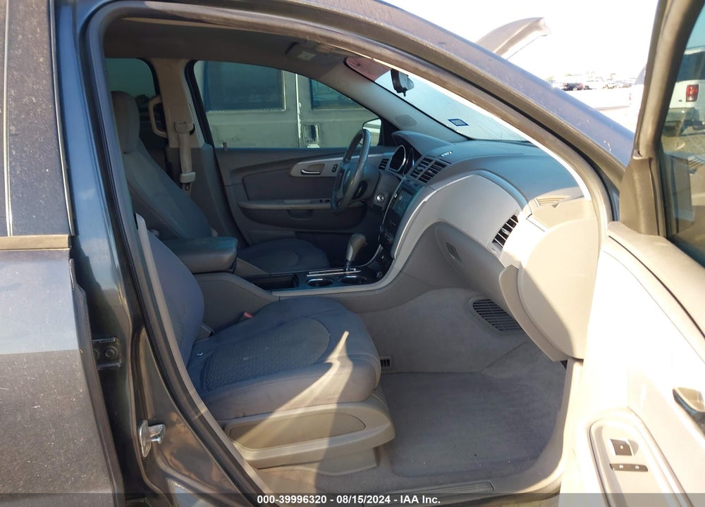 2011 CHEVROLET TRAVERSE LS VIN: 1GNKRFED1BJ296308