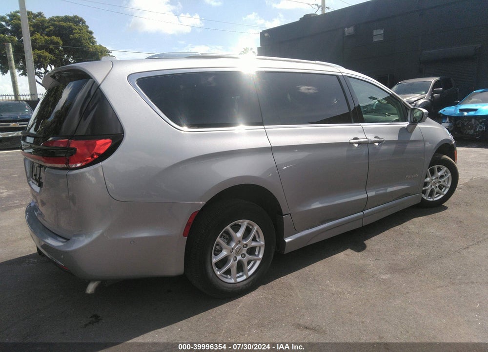 2021 CHRYSLER PACIFICA TOURING L VIN: 2C4RC1BGXMR585549