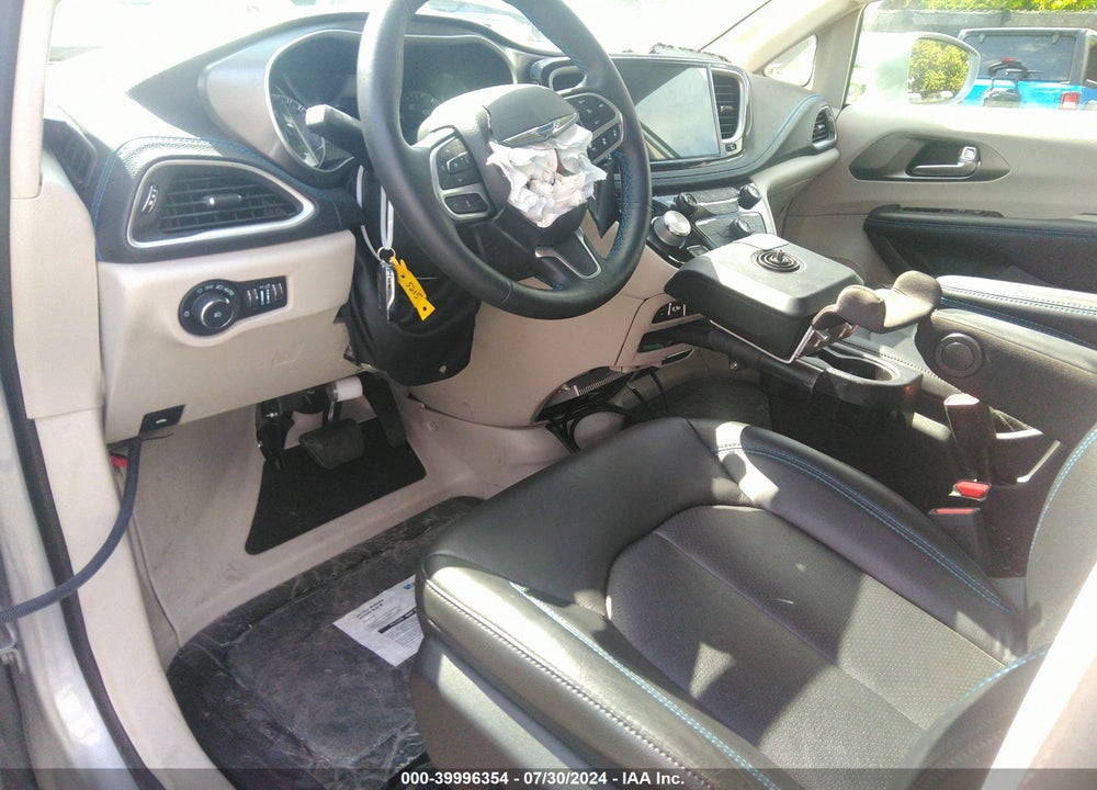 2021 CHRYSLER PACIFICA TOURING L VIN: 2C4RC1BGXMR585549
