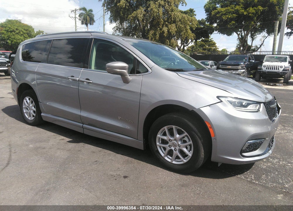 2021 CHRYSLER PACIFICA TOURING L VIN: 2C4RC1BGXMR585549