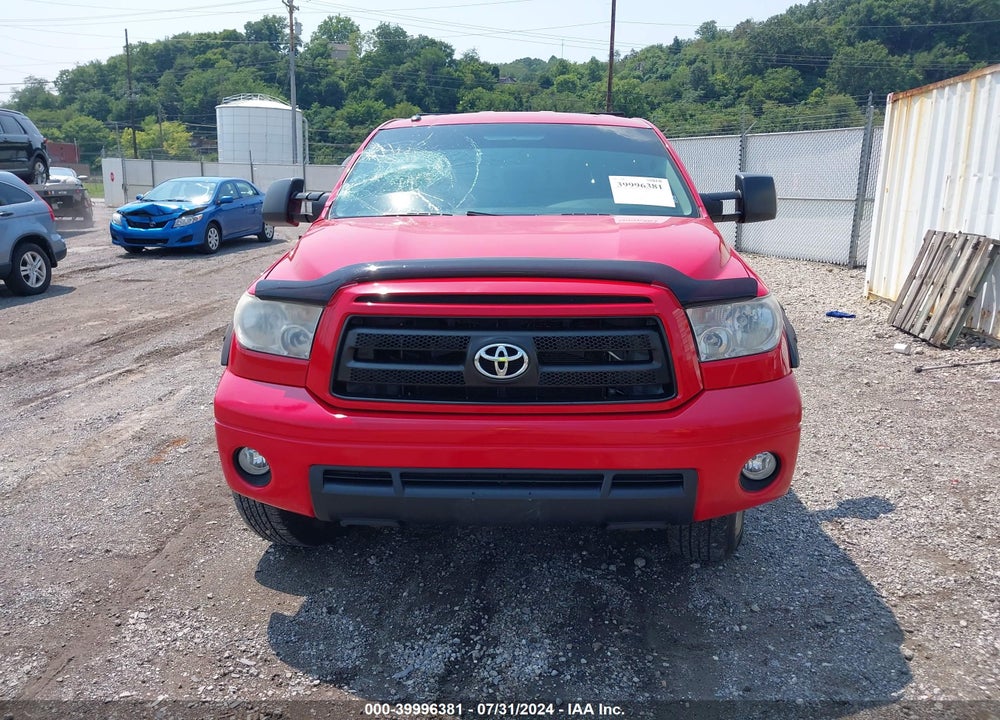 2011 TOYOTA TUNDRA GRADE 5.7L V8 VIN: 5TFUY5F15BX174857