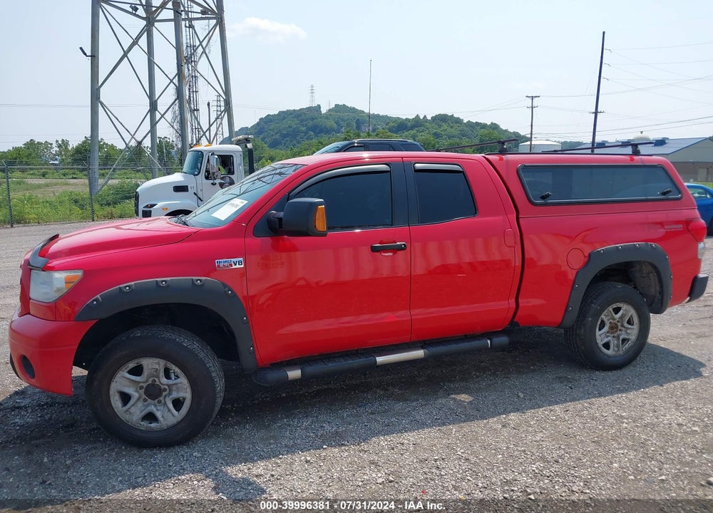 2011 TOYOTA TUNDRA GRADE 5.7L V8 VIN: 5TFUY5F15BX174857