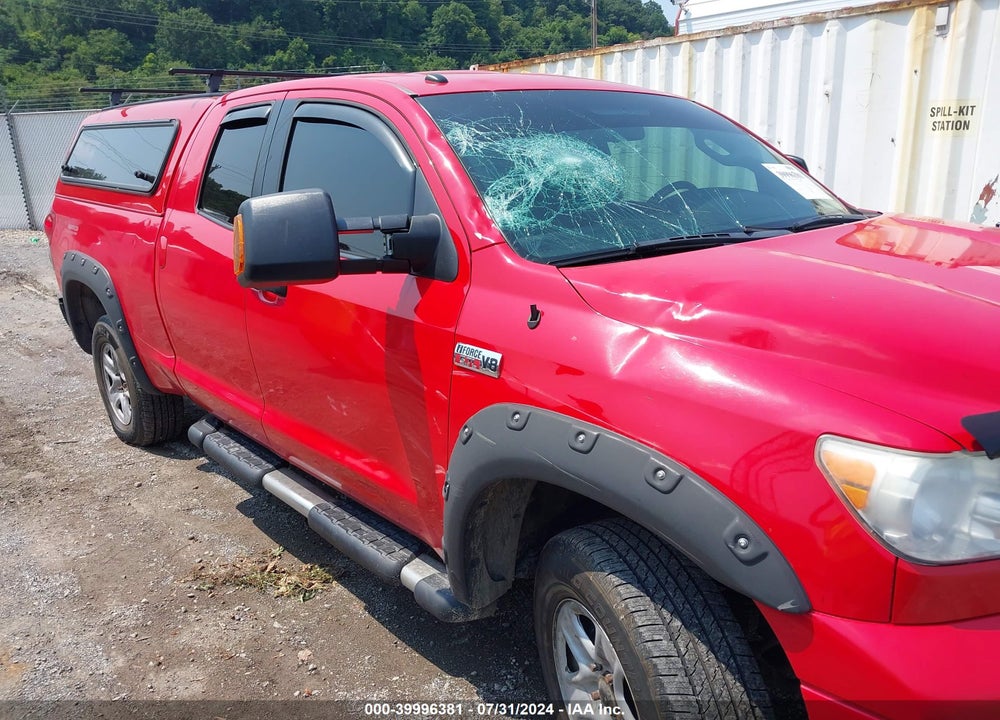 2011 TOYOTA TUNDRA GRADE 5.7L V8 VIN: 5TFUY5F15BX174857