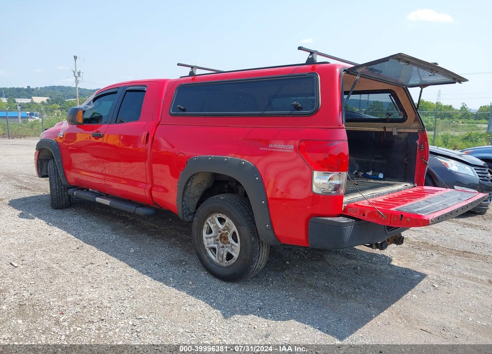 2011 TOYOTA TUNDRA GRADE 5.7L V8 VIN: 5TFUY5F15BX174857