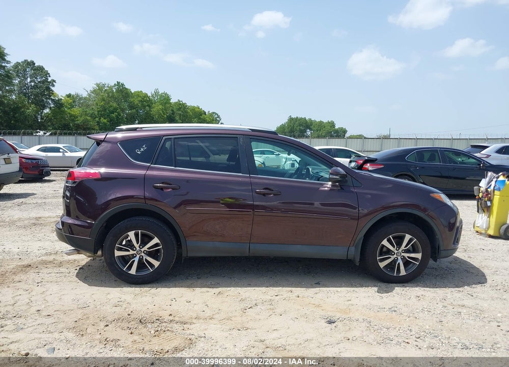 2017 TOYOTA RAV4 XLE VIN: 2T3RFREV1HW674406