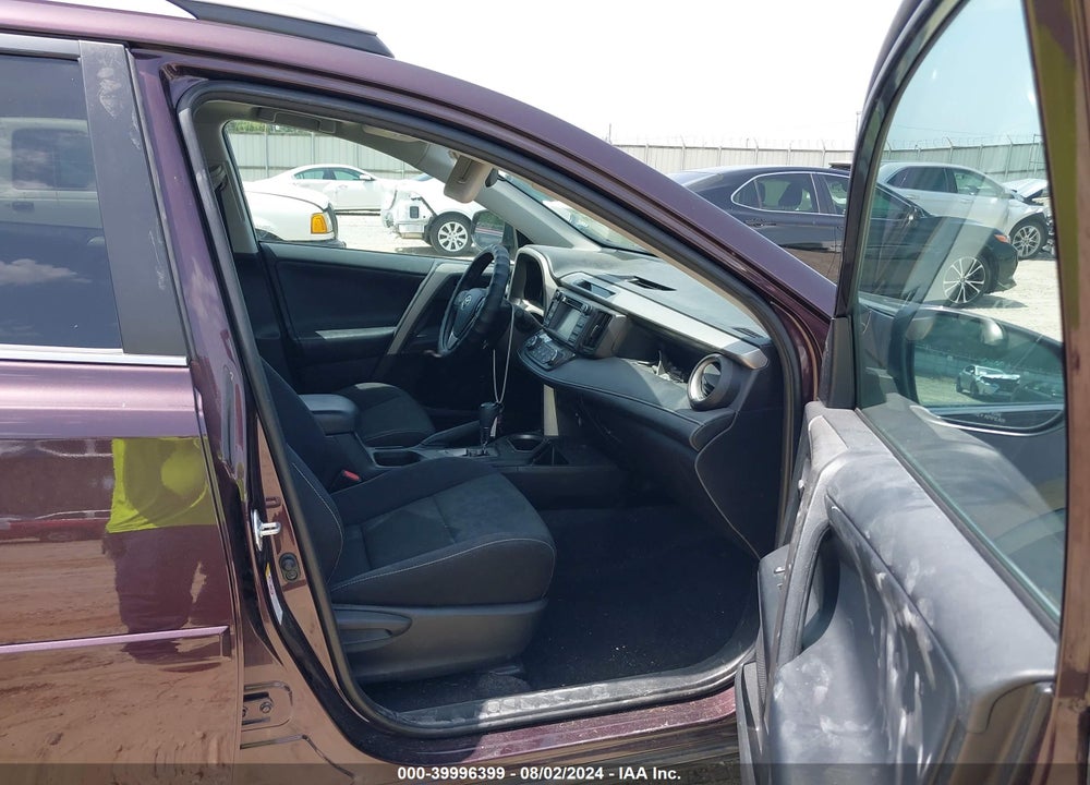 2017 TOYOTA RAV4 XLE VIN: 2T3RFREV1HW674406