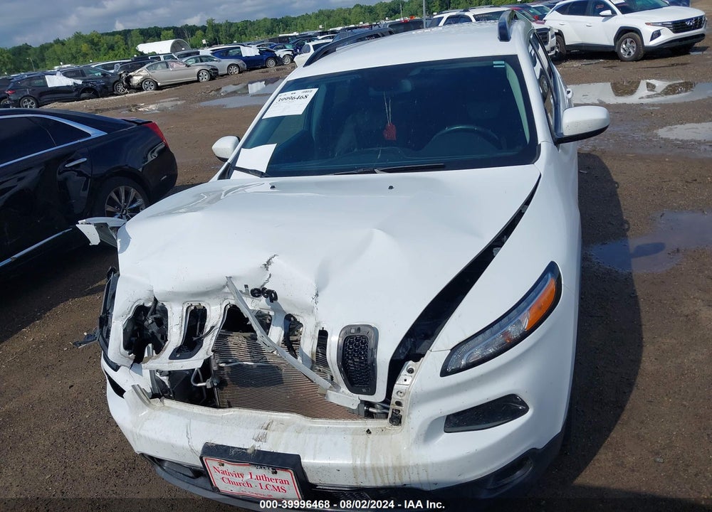 2018 JEEP CHEROKEE LATITUDE FWD VIN: 1C4PJLCBXJD595282