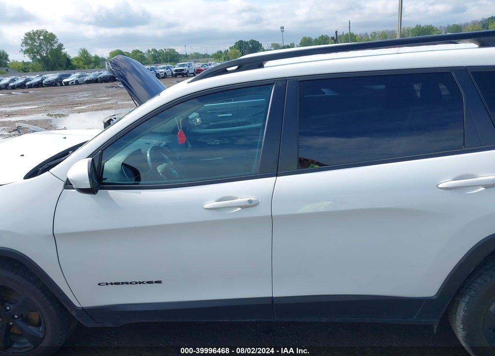 2018 JEEP CHEROKEE LATITUDE FWD VIN: 1C4PJLCBXJD595282
