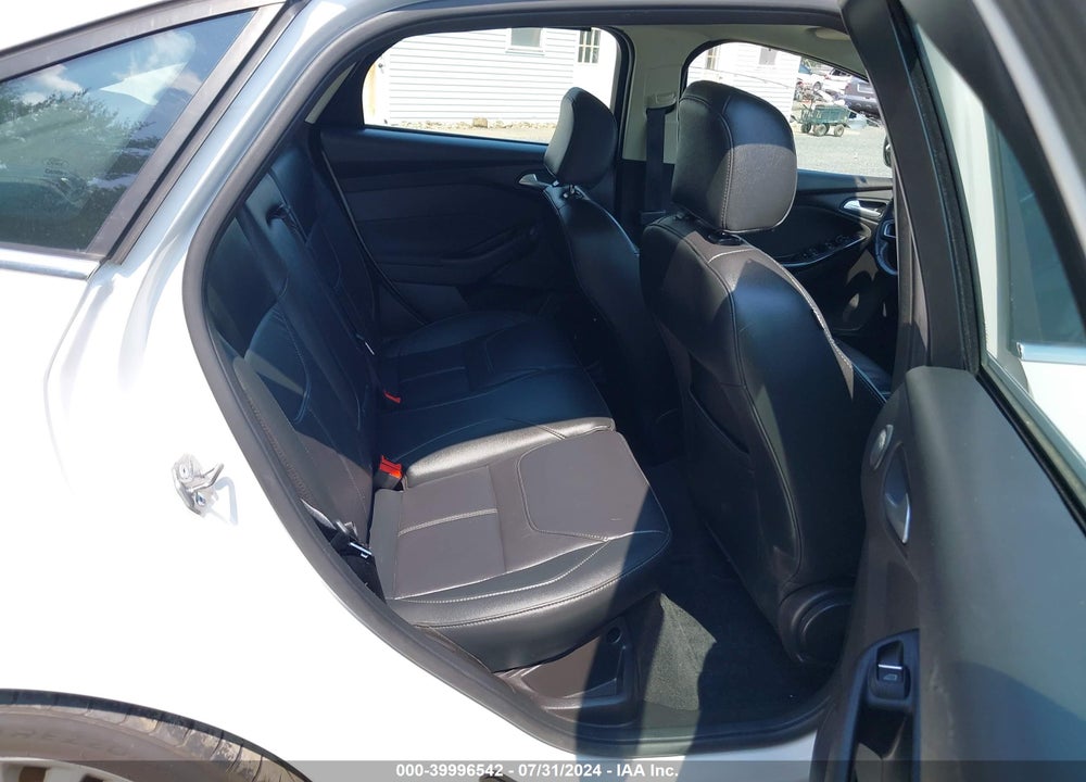 2017 FORD FOCUS TITANIUM VIN: 1FADP3J29HL253106