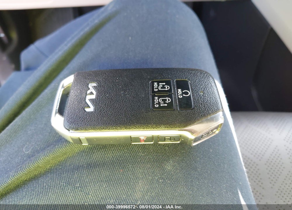 2023 KIA CARNIVAL MPV LX SEAT PACKAGE VIN: KNDNB4H35P6191556