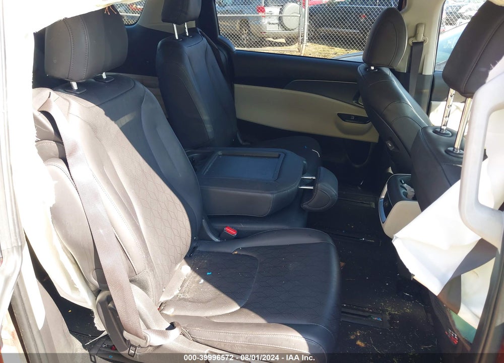 2023 KIA CARNIVAL MPV LX SEAT PACKAGE VIN: KNDNB4H35P6191556