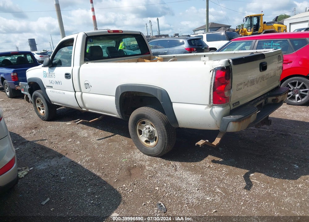 2007 CHEVROLET SILVERADO 2500HD CLASSIC WORK TRUCK VIN: 1GCHC24U37E182678