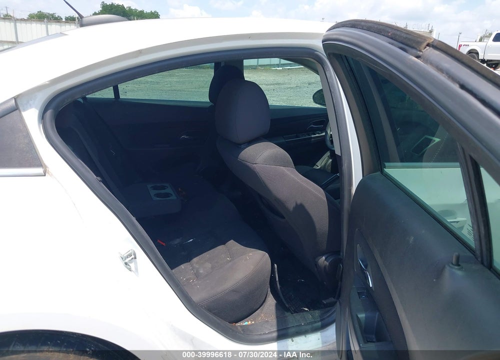2015 CHEVROLET CRUZE 1LT AUTO VIN: 1G1PC5SB2F7162349