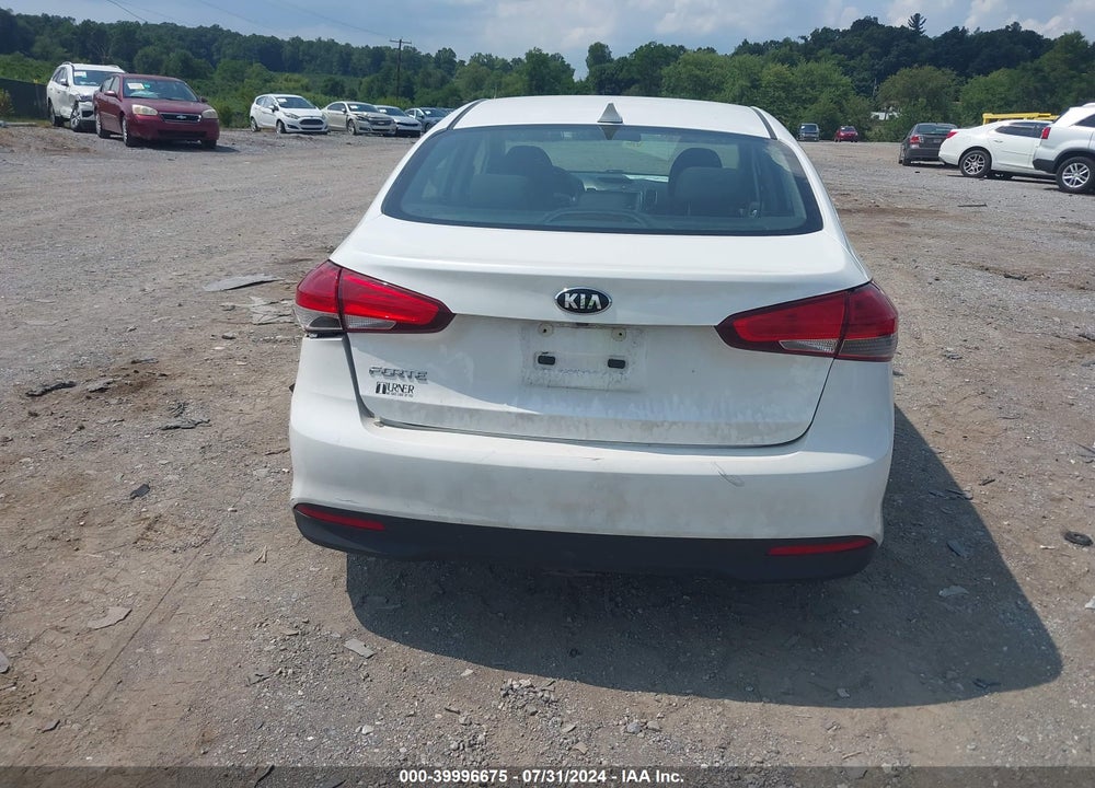2018 KIA FORTE VIN: 3KPFL4A75JE242778