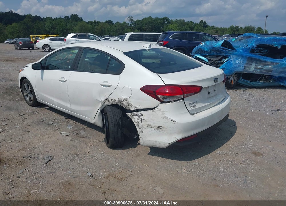 2018 KIA FORTE VIN: 3KPFL4A75JE242778
