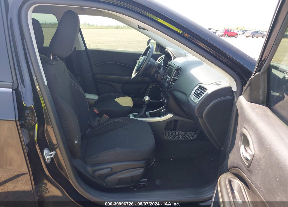 2018 JEEP COMPASS SPORT FWD VIN: 3C4NJCAB0JT339480