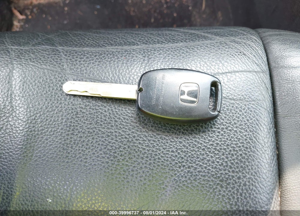 2011 HONDA PILOT EX-L VIN: 5FNYF4H68BB056869