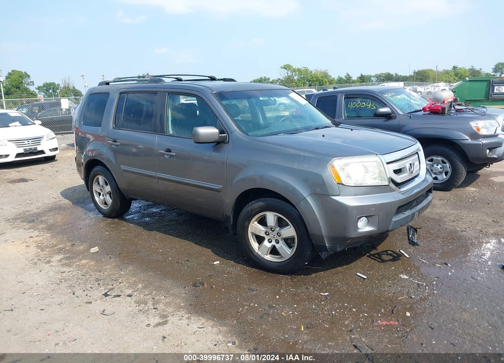2011 HONDA PILOT EX-L VIN: 5FNYF4H68BB056869