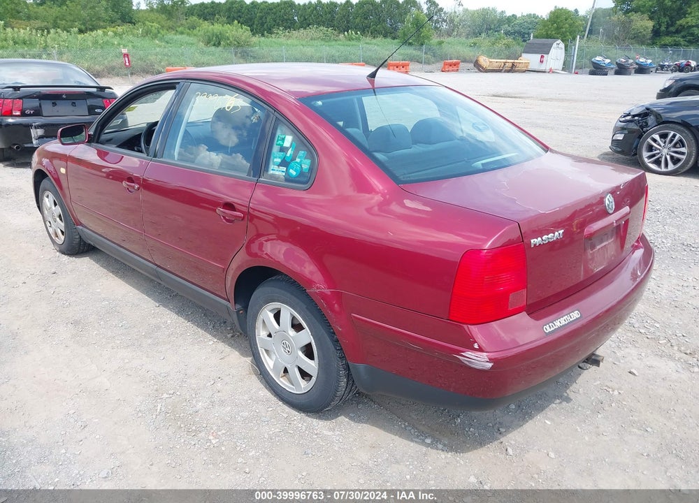 1999 VOLKSWAGEN PASSAT GLS VIN: WVWMA63B7XE436453